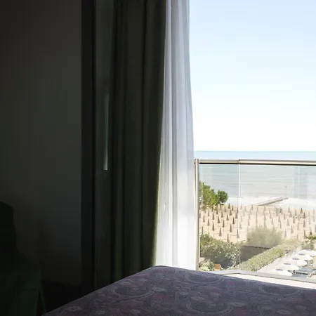Hotel Cambridge 4*