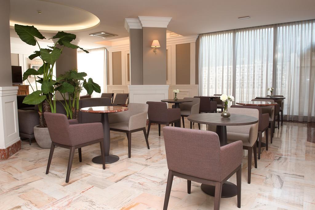 Cambridge Hotel