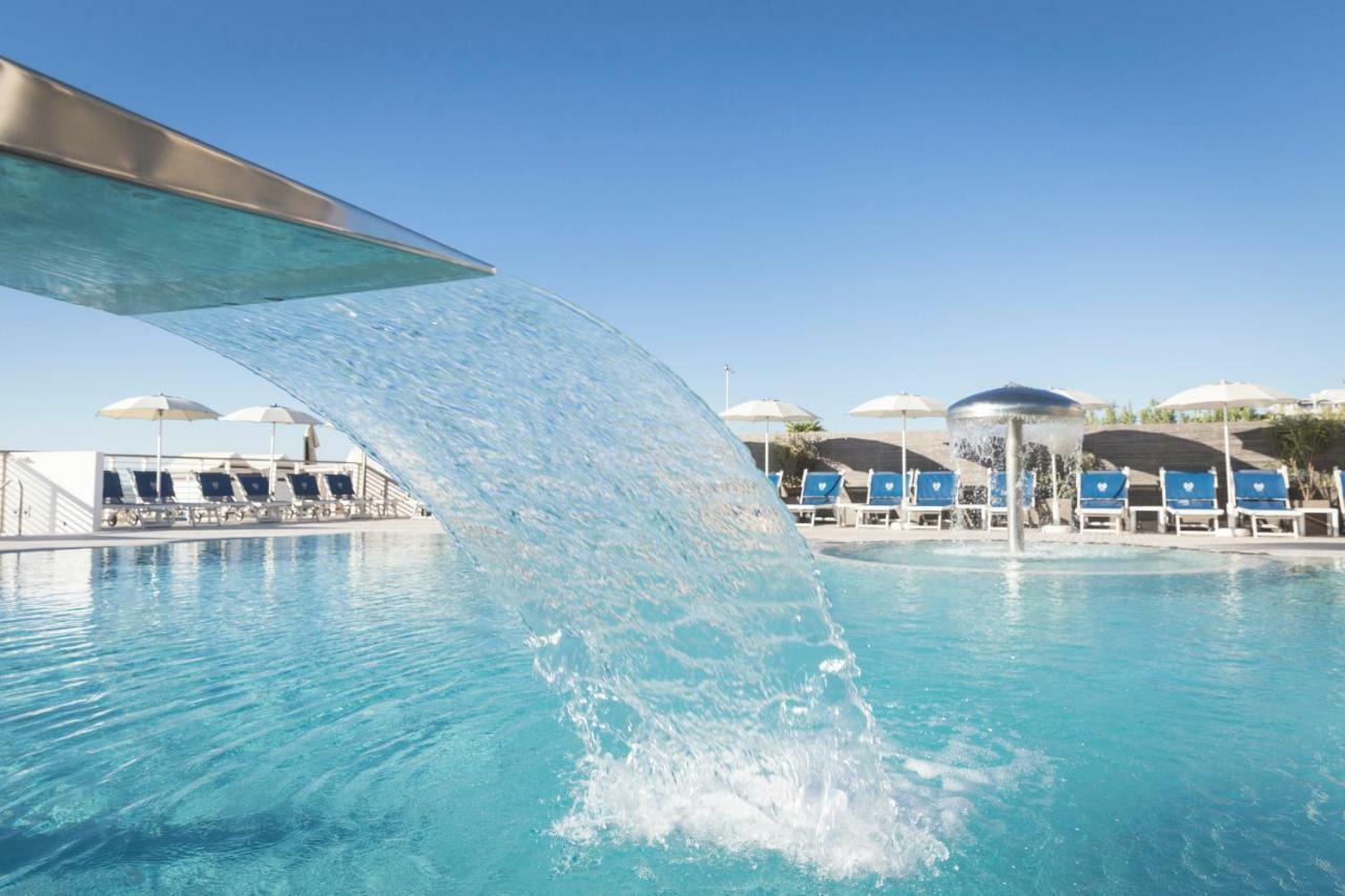 Cambridge Hotel 4*